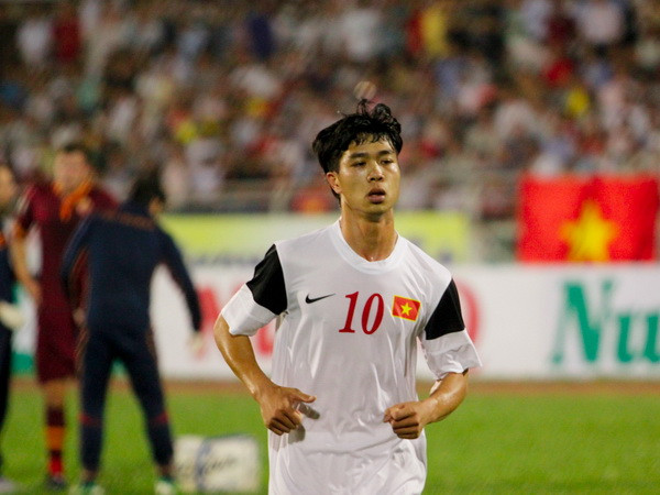 Công Phương được đánh giá khá cao tại giải đấu này. (Ảnh: Minh Chiến/Vietnam+) HLV U19 Tottenham lo lắng khi đối đầu U19 Việt Nam ảnh 1