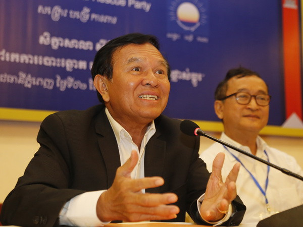 Phó Chủ tịch CNRP vướng bê bối tình dục với một thợ cắt tóc ảnh 1