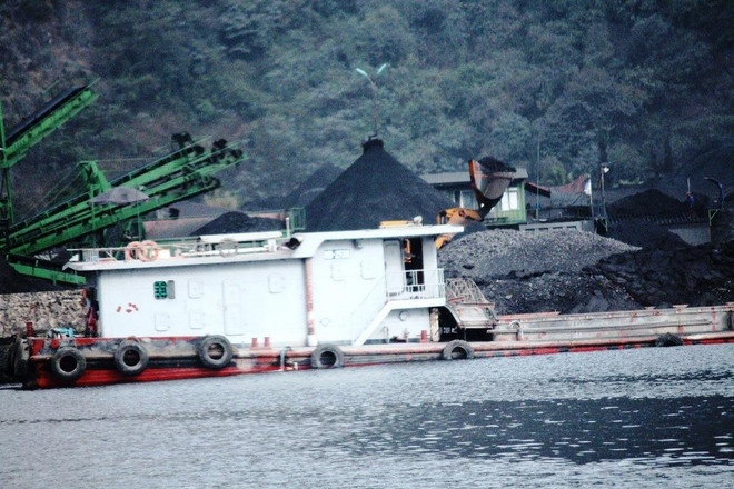 Các ‘ông lớn’ không cấp đủ than, EVN xin nhập khẩu thêm 'vàng đen' ảnh 2