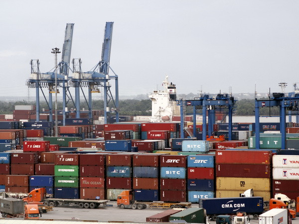 Khởi tố, bắt tạm giam 4 đối tượng nhập khẩu trái phép phế liệu ảnh 1