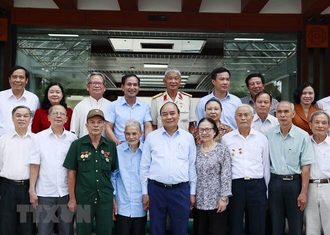 Chủ tịch nước thăm, tặng quà Hội Người cao tuổi Hải Dương ảnh 2