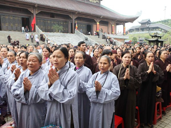 Những nỗi đau quặn lòng từ buổi cầu siêu ở chùa Bái Đính ảnh 1