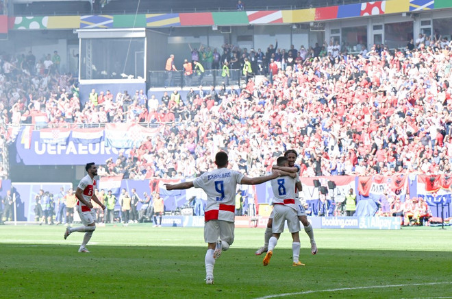 Croatia hòa kịch tính với Albania tại EURO 2024. (Ảnh: THX/TTXVN) ttxvn_Croatia-Albania_2006.jpg