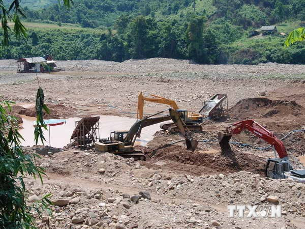 Hà Tĩnh: Bắt giữ 10 đối tượng khai thác vàng trái phép ảnh 1