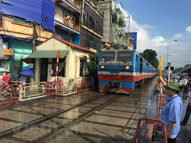 Đường sắt 'đau đầu' với hàng nghìn toa xe, đầu máy hết niên hạn ảnh 2