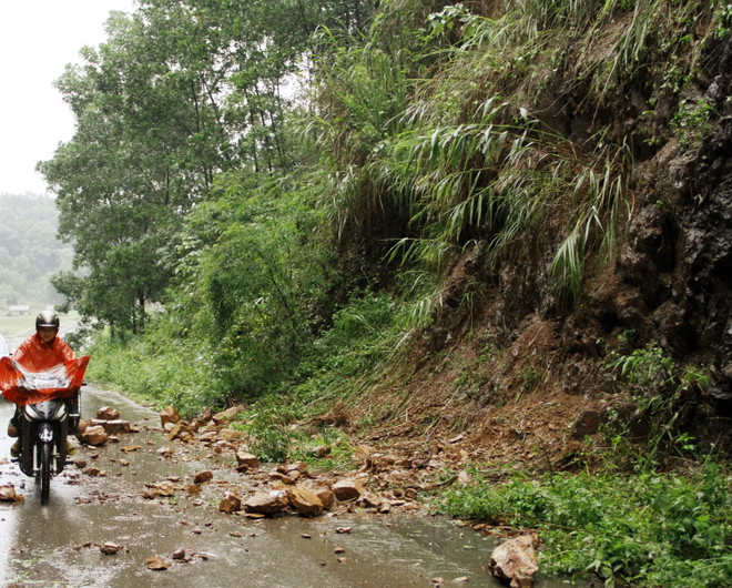 An Giang: Đóng cửa đường lên núi Cấm do nguy cơ sạt lở sau mưa ảnh 1