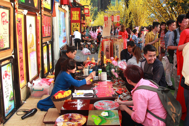 Rộn ràng các hoạt động vui Xuân đón Tết Canh Tý tại TP Hồ Chí Minh ảnh 1