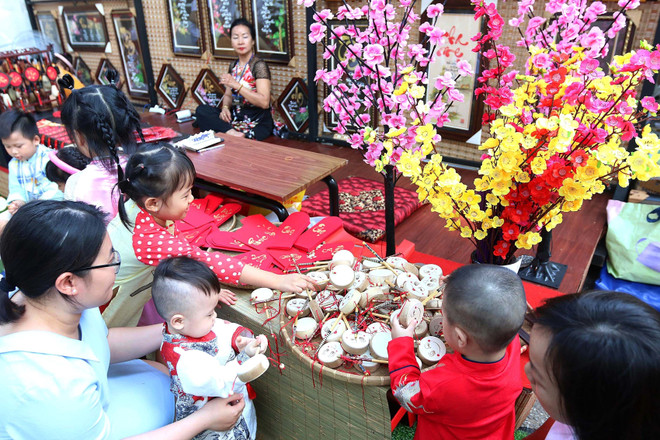 Rộn ràng các hoạt động vui Xuân đón Tết Canh Tý tại TP Hồ Chí Minh ảnh 2