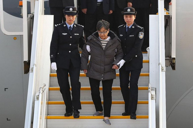 Trung Quốc truy bắt hàng nghìn quan tham chạy trốn ra nước ngoài ảnh 1