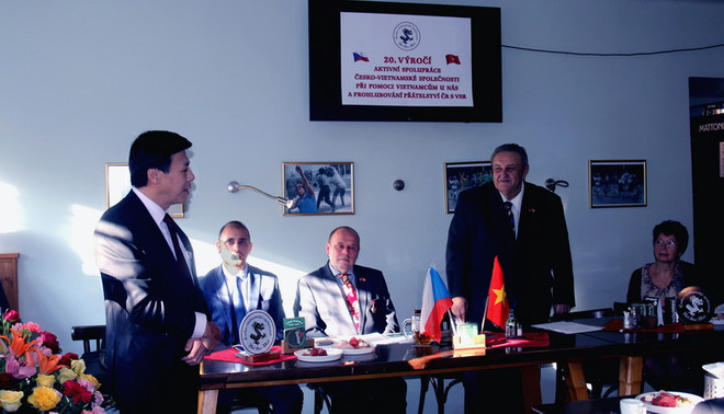 Hội Séc-Việt 20 năm bảo vệ hình ảnh chân thực của Việt Nam ảnh 2