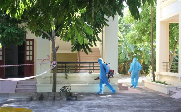 Khu vực cách ly, điều trị COVID-19 tại Phòng khám Đa khoa khu vực Cầu Yên, huyện Hoa Lư, tỉnh Ninh Bình. (Ảnh: Thùy Dung/TTXVN) Dịch COVID-19: Ninh Bình dừng một số dịch vụ từ ngày 10/2 ảnh 1