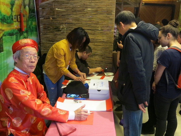 Ấm áp chương trình Tết Cộng đồng của người Việt Nam tại Hungary ảnh 1