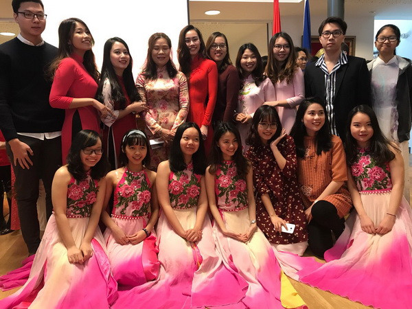 Cộng đồng người Việt tại Hà Lan gặp mặt mừng Xuân Mậu Tuất ảnh 4