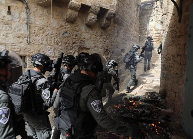 Đụng độ tái diễn giữa cảnh sát Israel và người Palestine ở đền Al-Aqsa ảnh 1