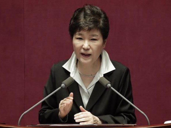Tổng thống Hàn Quốc Park Geun-hye. (Nguồn: Reuters) Công tố viên đề nghị thẩm vấn bà Park Geun-hye ngay tuần này ảnh 1