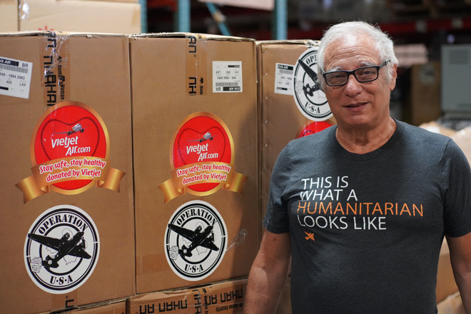 Những chiếc khẩu trang nhỏ bé từ Việt Nam tới Mỹ chống dịch ảnh 1