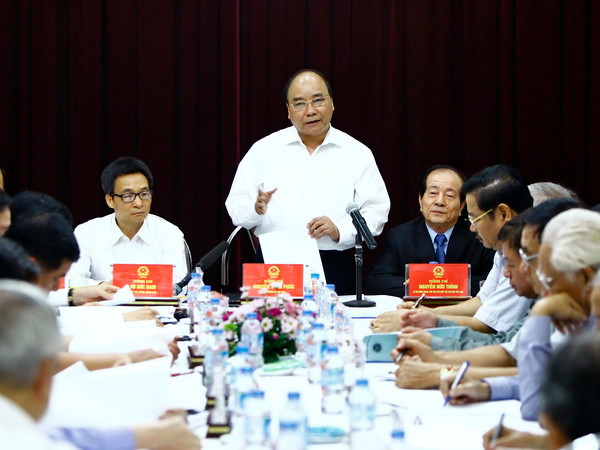 Thủ tướng lắng nghe tâm tư của đội ngũ sáng tác, biểu diễn văn nghệ ảnh 1