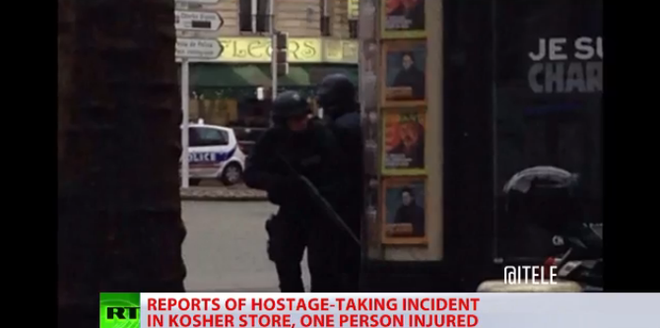 [Photo] Nước Pháp lại rúng động với vụ nổ súng, bắt cóc con tin ảnh 4