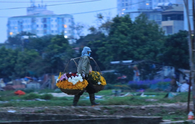 Quận Thanh Xuân: Chiếc áo hiện đại có che mờ nét xưa? ảnh 1