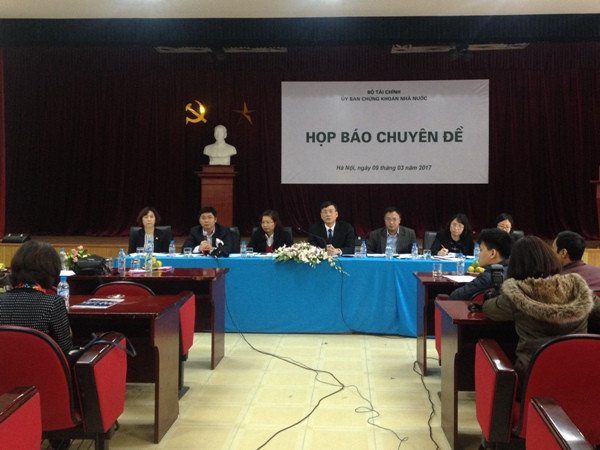 Chứng khoán khởi sắc, VN-Index chạm đỉnh cao nhất 10 năm trở lại ảnh 1