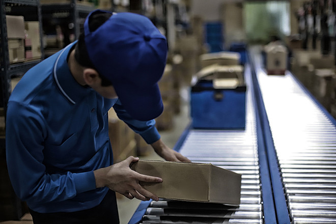 Ngành bưu chính Trung Quốc làm ăn phát đạt bất chấp dịch COVID-19 ảnh 1