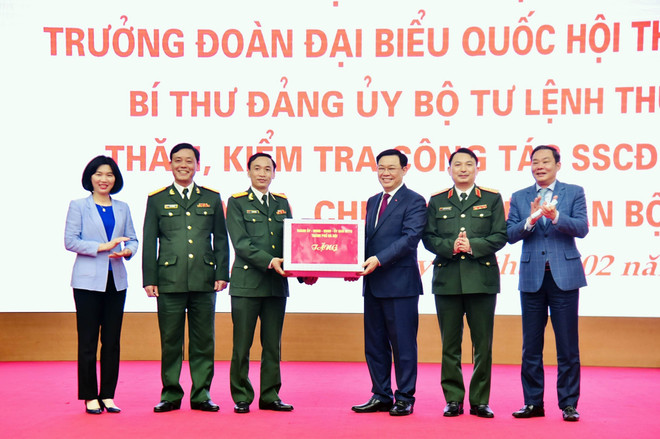 Bí thư Thành ủy Hà Nội chúc Tết Sư đoàn Bộ binh 301-Bộ Tư lệnh Thủ đô ảnh 1