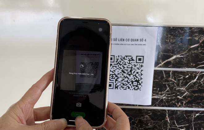 Quảng Ninh thí điểm 'Hành trình không chạm' kiểm soát người vào tỉnh ảnh 1