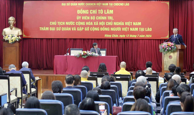 ttxvn_chu_tich_nuoc_to_lam_gap_go_cong_dong_nguoi_viet_nam_tai_lao_1207-2.jpg