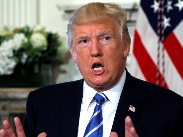 Cựu Giám đốc truyền thông Nhà Trắng: Có "nhân tố" chống lại ông Trump ảnh 1