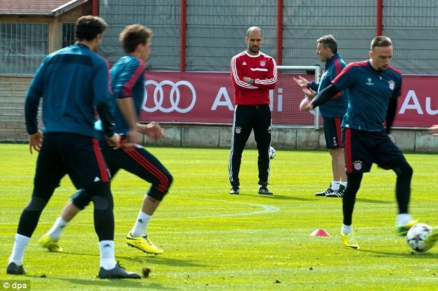 Tin hot 1/4: Bayern lộ điểm yếu, Wenger chỉ bảo Moyes ảnh 1