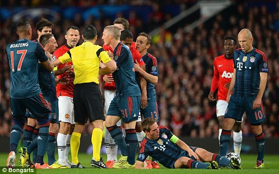 Schweinsteiger giúp Bayern giành ưu thế trước M.U ảnh 2