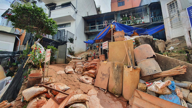 Di dời khẩn cấp 4 hộ dân ở khu vực thi công dự án chống sụt lún Đà Lạt ảnh 1