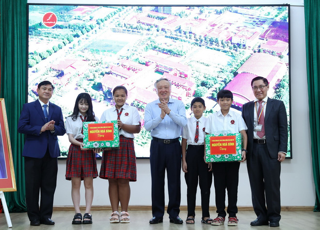 ttxvn pho_thu_tuong_thuong_truc_tham_lam_viec_tai_dak_lak2_resize.jpg