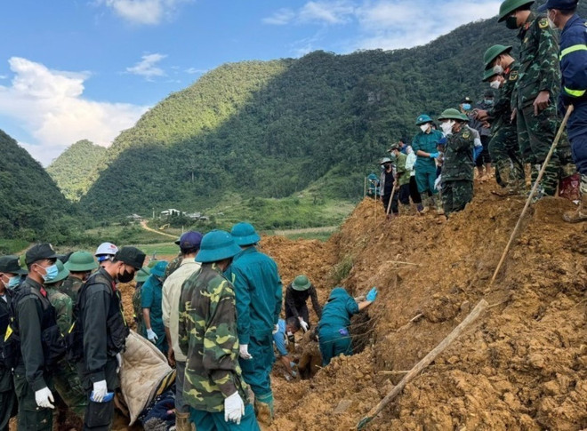 Công tác tìm kiếm người bị nạn tại xã Ca Thành, huyện Nguyên Bình, Cao Bằng. (Ảnh: TTXVN phát) ttxvn_da_tim_duoc_51_thi_the_nan_nhan_bao_lut_tai_nguyen_binh_cao_bang_.jpg