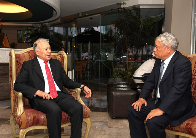 Tổng Bí thư Đảng Lao động Mexico Alberto Anaya Gutiérrez tiếp nguyên Tổng giám đốc TTXVN Trần Mai Hưởng. (Ảnh: Phi Hùng/TTXVN) ttxvn doan TTXVN tham Mexico2.jpg