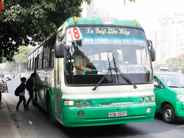 Tăng 400 chuyến xe buýt phục vụ ngày Tết Dương lịch ảnh 1