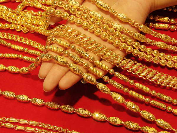 Giá vàng tăng nhẹ nhưng vẫn dưới ngưỡng 1.300 USD ảnh 1