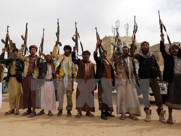 Dân quân Houthi ở Yemen bắn rơi trực thăng quân sự Saudi Arabia ảnh 1