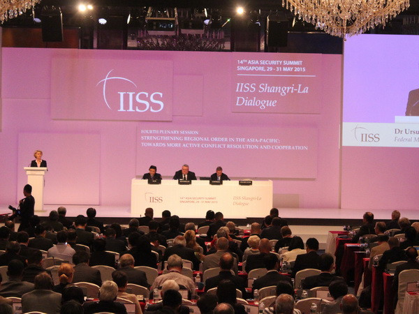 Bộ trưởng Quốc phòng Đức kêu gọi tuân thủ luật pháp ở Biển Đông ảnh 1