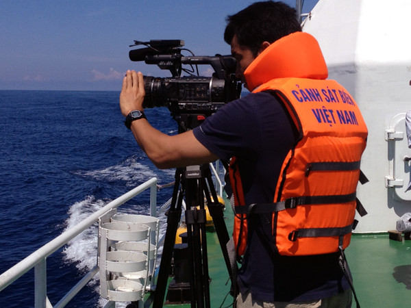 Phóng viên quốc tế chứng kiến hành động phi pháp của Trung Quốc ảnh 1