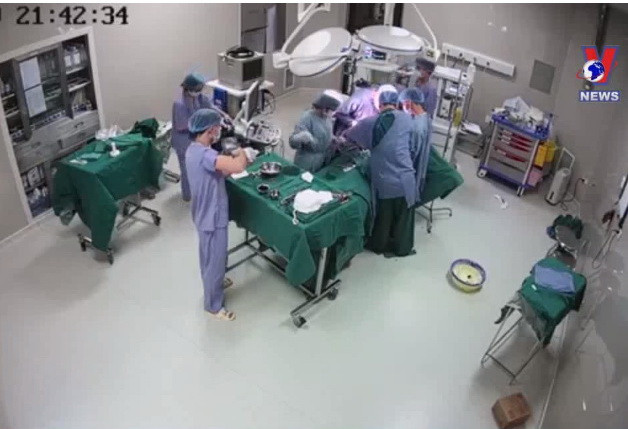 Người đàn ông nhập viện với 15 lỗ thủng trên bụng do súng tự chế ảnh 1