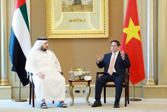ttxvn_thu_tuong_pham_minh_chinh_tiep_bo_truong_dau_tu_uae_2810-2.jpg