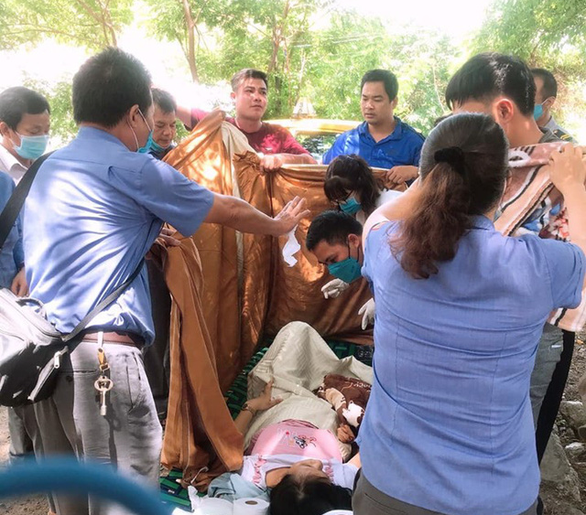 Đỡ đẻ thành công một sản phụ sinh con khi đi tàu khách từ Nam ra Bắc ảnh 1