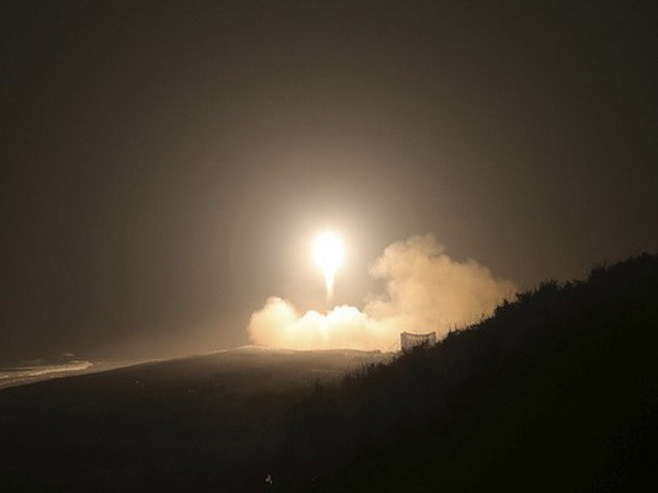 "Triều Tiên đã cho ra mắt và bắn thử tên lửa chiến thuật mới" ảnh 1