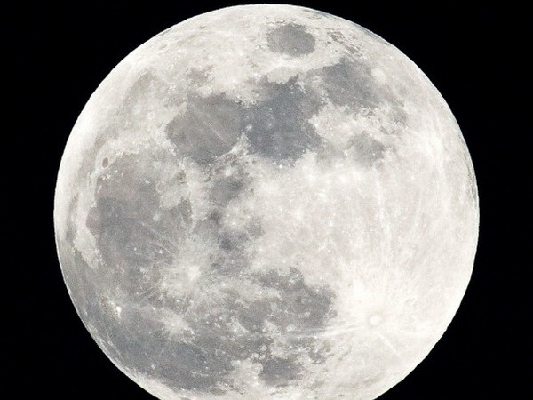 Phát hiện căn cứ của người ngoài hành tinh trên Mặt Trăng? ảnh 1