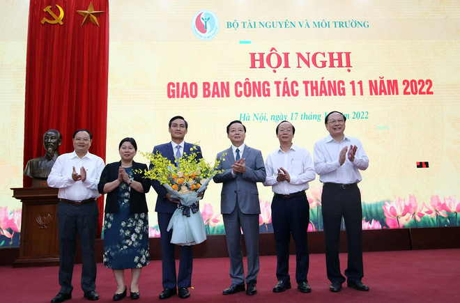 Ông Trần Quý Kiên tiếp tục được bổ nhiệm giữ chức Thứ trưởng Bộ Tài nguyên và Môi trường. (Ảnh: Kiên Trung) Bổ nhiệm Thứ trưởng Bộ TN-MT và lãnh đạo 8 đơn vị trực thuộc ảnh 1
