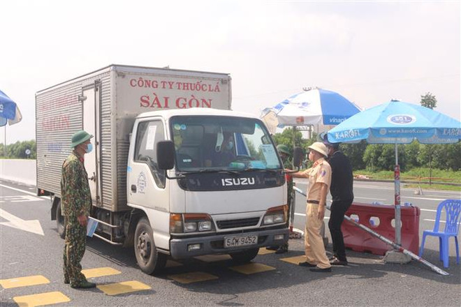 Quảng Ninh hướng dẫn thực hiện phòng dịch đối với người ra, vào tỉnh ảnh 1