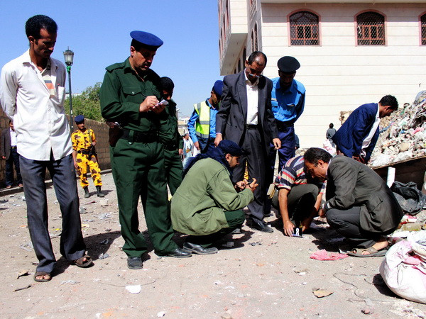 Bộ trưởng Quốc phòng Yemen bị al-Qaeda phục kích ảnh 1