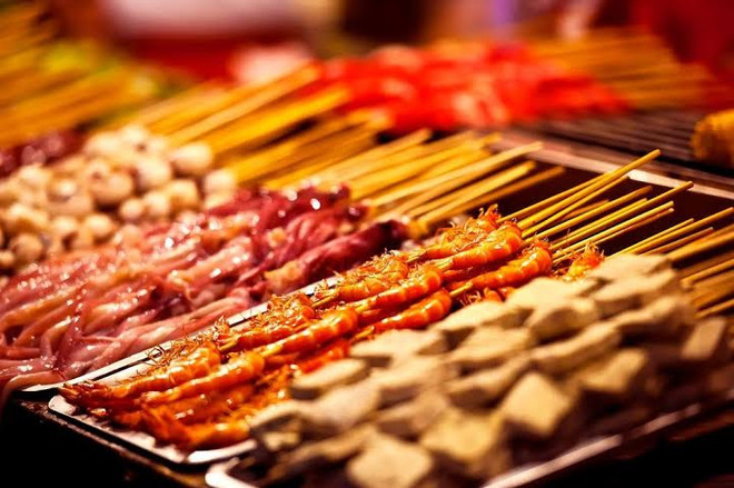 Khu chợ đêm nổi tiếng Đông Hoa Môn ở Bắc Kinh sắp bị đóng cửa ảnh 2