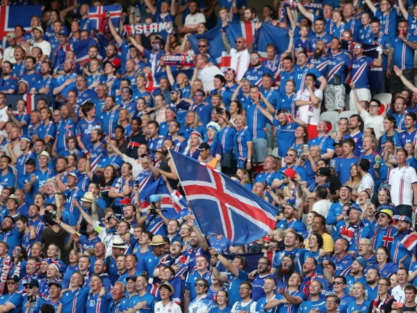 Tổng thống Iceland sang Paris "tiếp lửa" đội nhà đối đầu Pháp ảnh 1